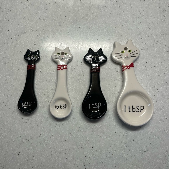 Boston Warehouse Brand Glazed Stoneware Cat Design Measuring Spoon Set - Picture 5 of 5